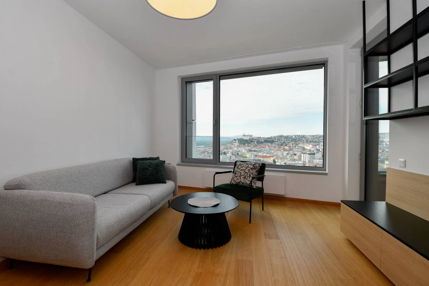 Двухкомнатная квартира аренда Братислава Sky Park 13 этаж — фото 3