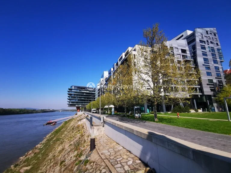 Трёхкомнатная квартира аренда Братислава элитный комплекс River Park