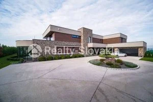 Резиденция премиум класса с бассейном Záhorská Bystrica