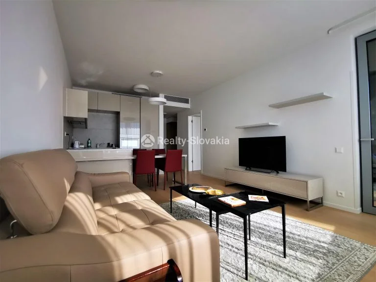 2-комнатная аренда 18 этаж SKY PARK