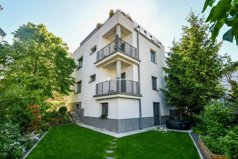 4-этажная семейная вилла недалеко от Slavin Bratislava