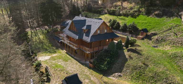 Дом из сруба на продажу 11 комнат в Банской Штявнице