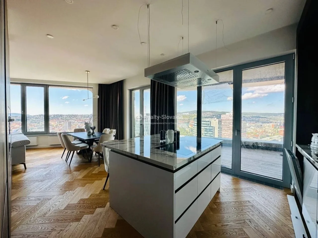 4-к квартира аренда Братислава SKY PARK Panoramic Collection 27 этаж