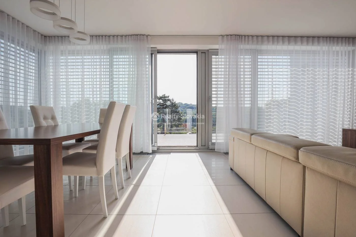 Аренда 5-комнатной квартиры 194 м² в Братиславе — Vila Terézia, Tajovského — фото 2