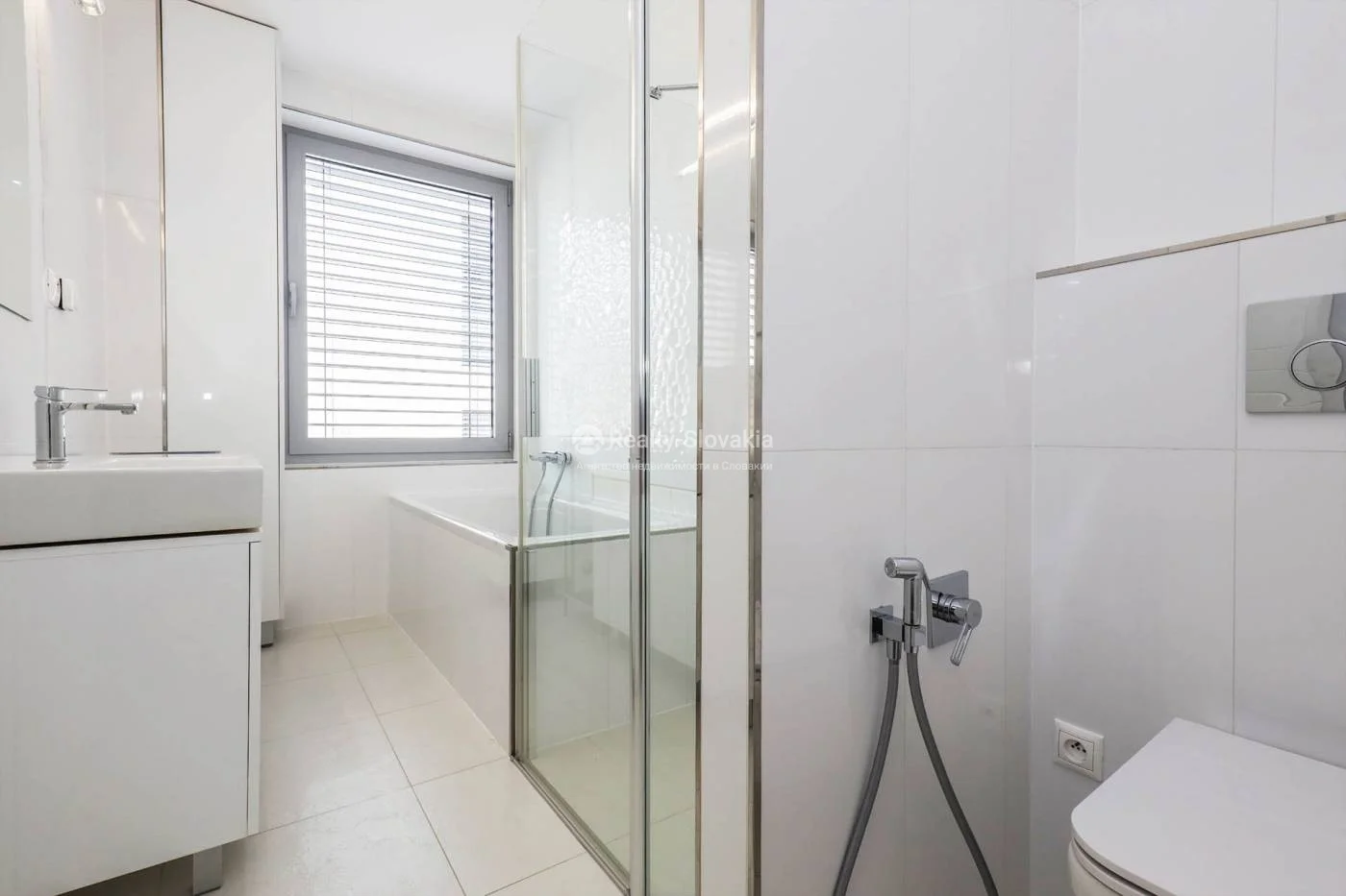 Аренда 5-комнатной квартиры 194 м² в Братиславе — Vila Terézia, Tajovského — фото 23