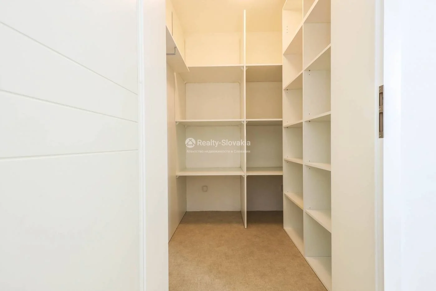Аренда 5-комнатной квартиры 194 м² в Братиславе — Vila Terézia, Tajovského — фото 28