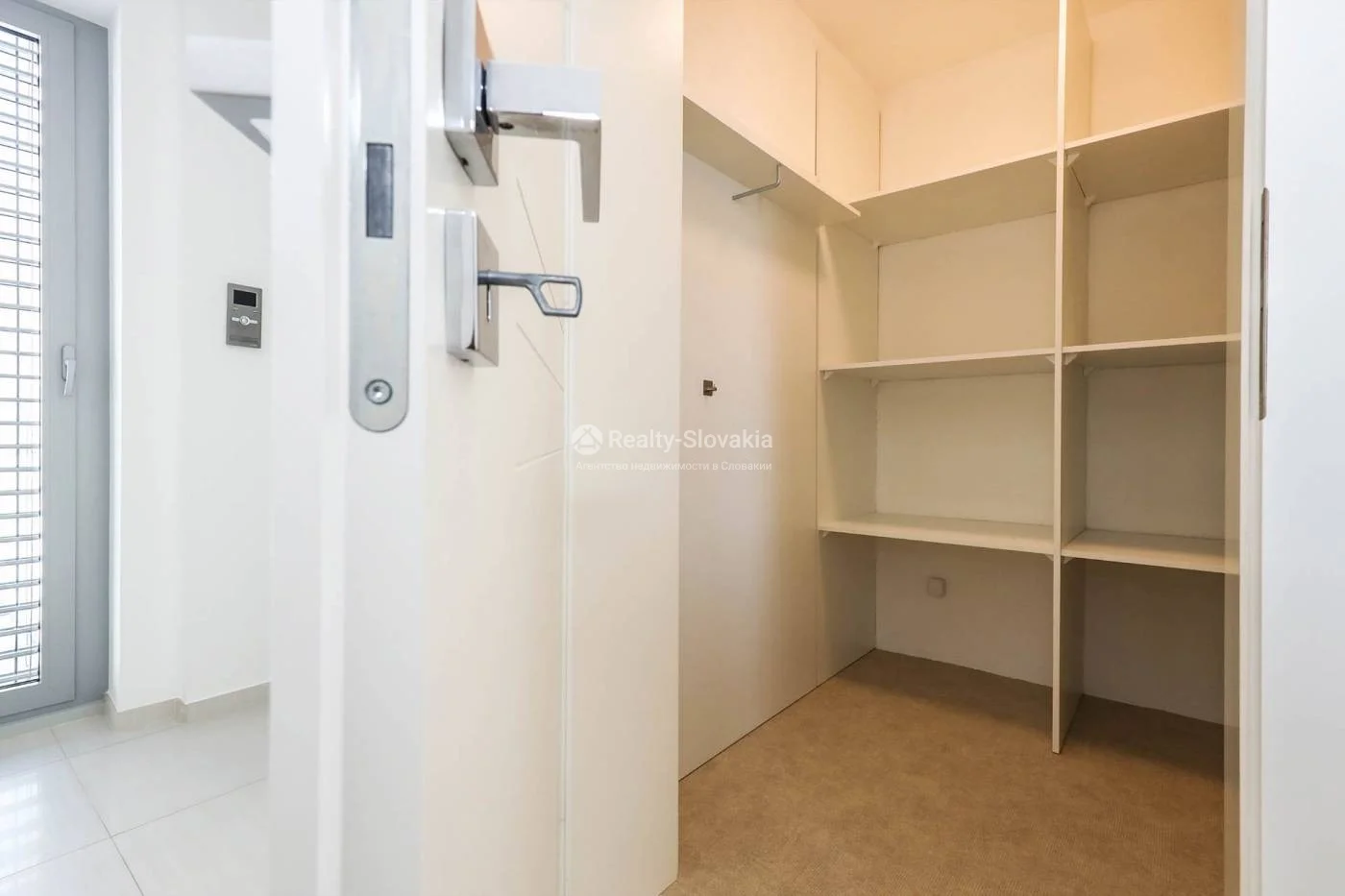 Аренда 5-комнатной квартиры 194 м² в Братиславе — Vila Terézia, Tajovského — фото 29